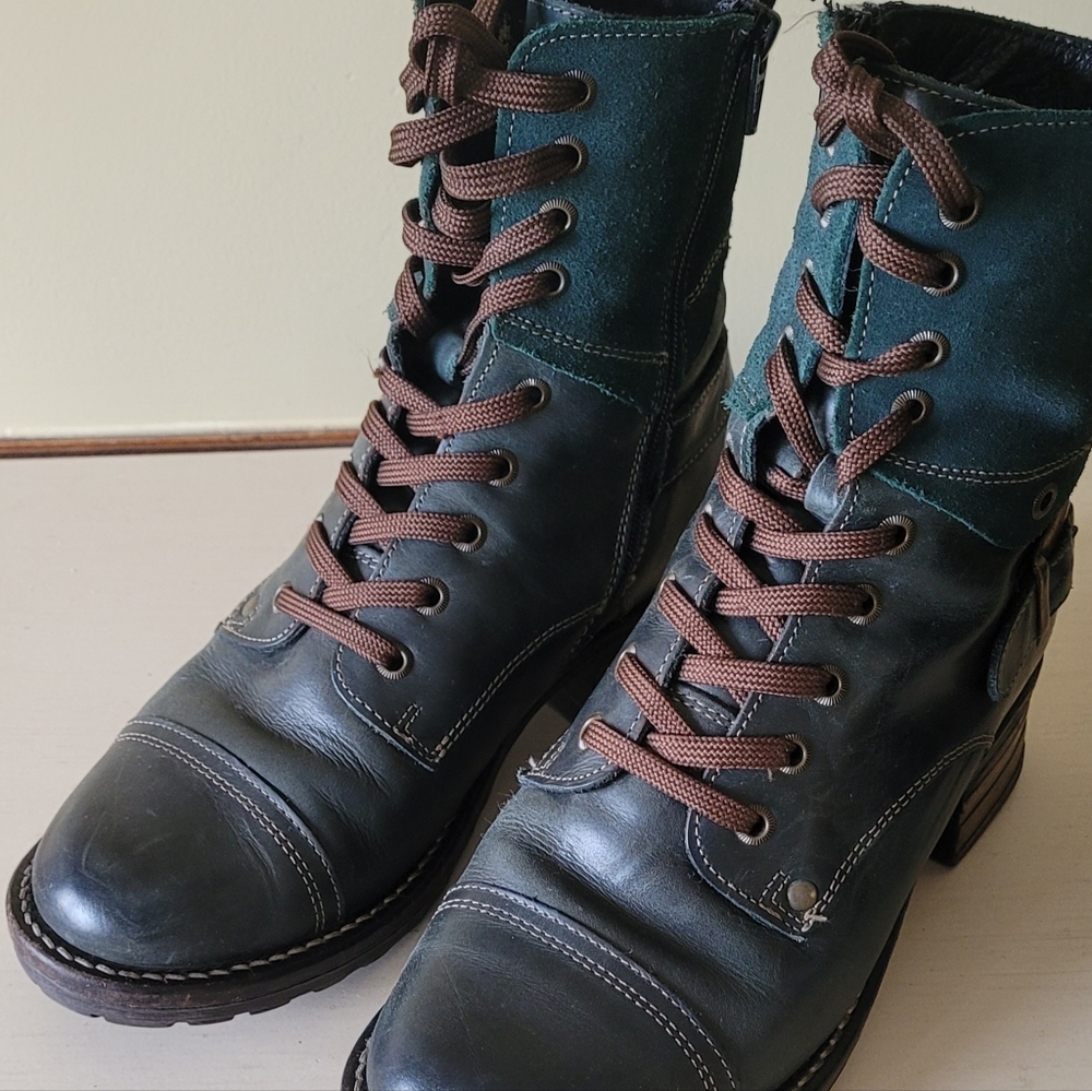 Taos  ankle boots, in green